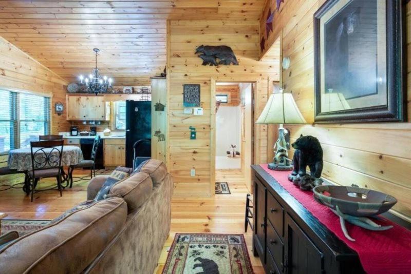 Mountain Spirit Cabin - Fireplace And Hot Tub Villa Blue Ridge Bagian luar foto