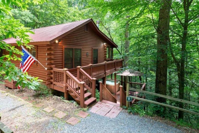 Mountain Spirit Cabin - Fireplace And Hot Tub Villa Blue Ridge Bagian luar foto