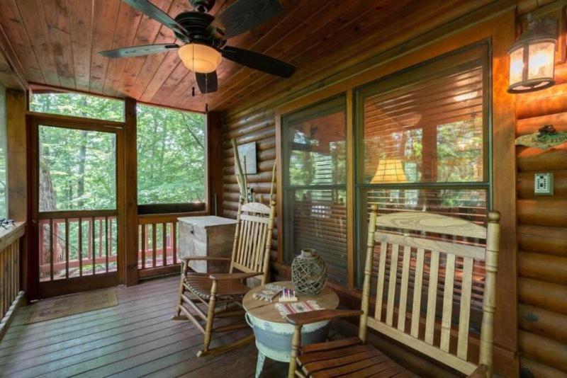 Mountain Spirit Cabin - Fireplace And Hot Tub Villa Blue Ridge Bagian luar foto