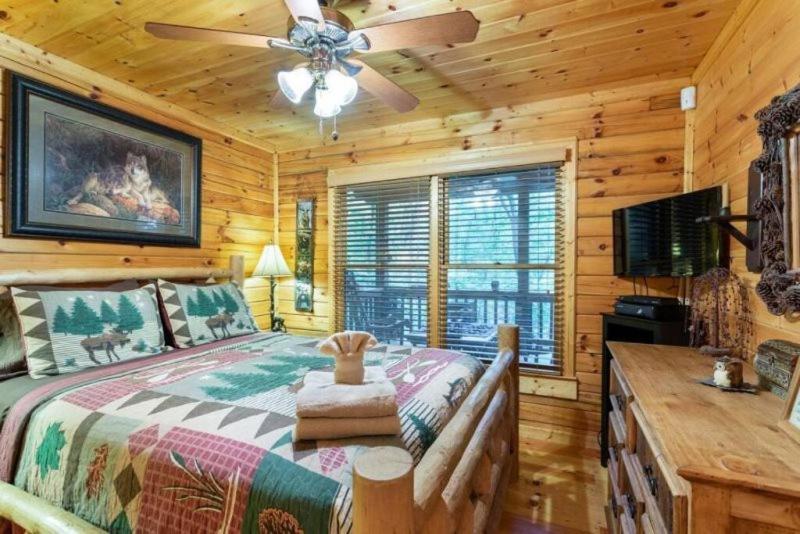 Mountain Spirit Cabin - Fireplace And Hot Tub Villa Blue Ridge Bagian luar foto