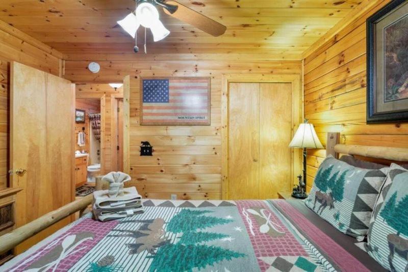 Mountain Spirit Cabin - Fireplace And Hot Tub Villa Blue Ridge Bagian luar foto