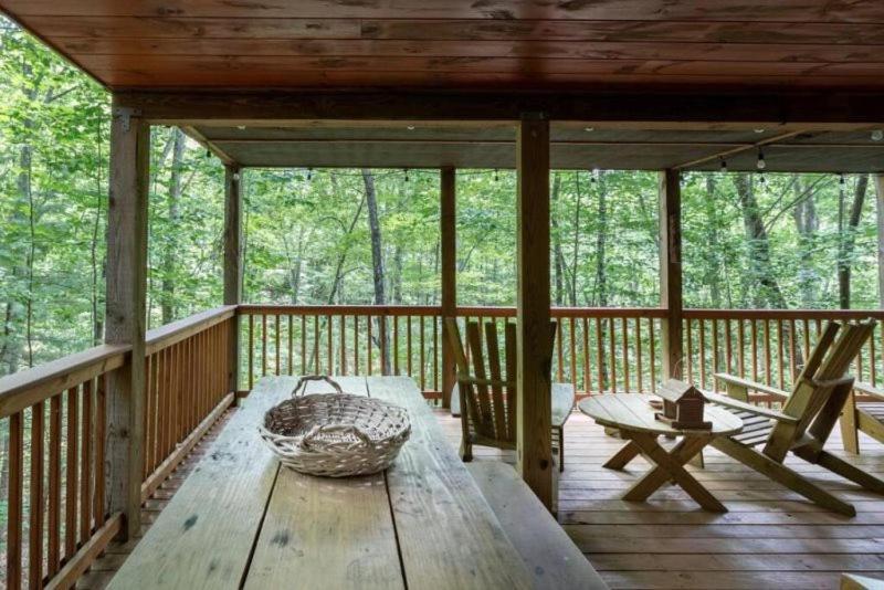 Mountain Spirit Cabin - Fireplace And Hot Tub Villa Blue Ridge Bagian luar foto